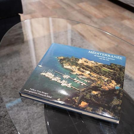 Appartement Tout Equipe 2 A 4 Couchages Au Coeur Du Vieux Port Marseille Luaran gambar
