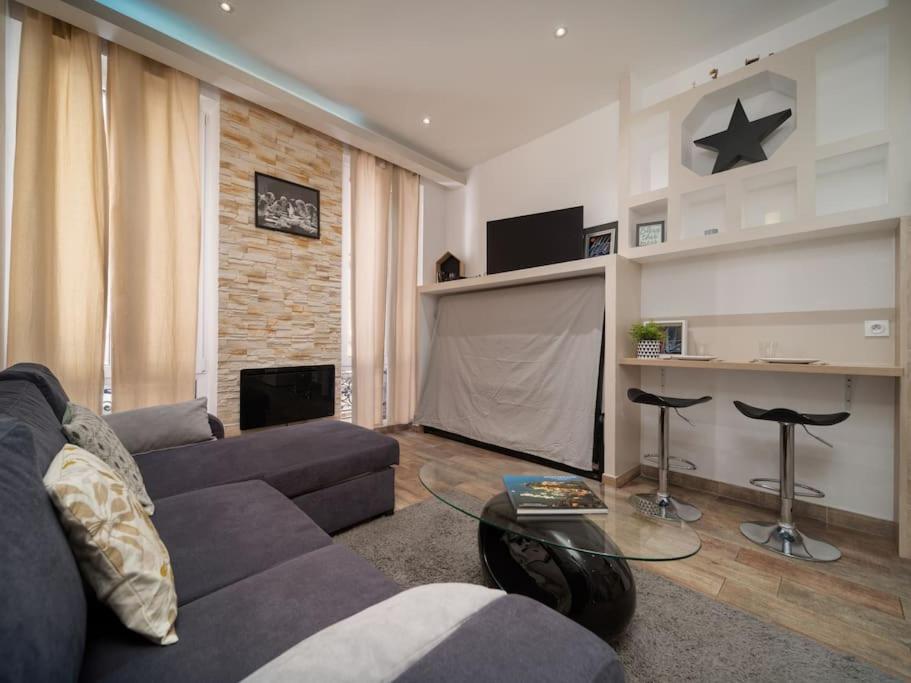 Appartement Tout Equipe 2 A 4 Couchages Au Coeur Du Vieux Port Marseille Luaran gambar